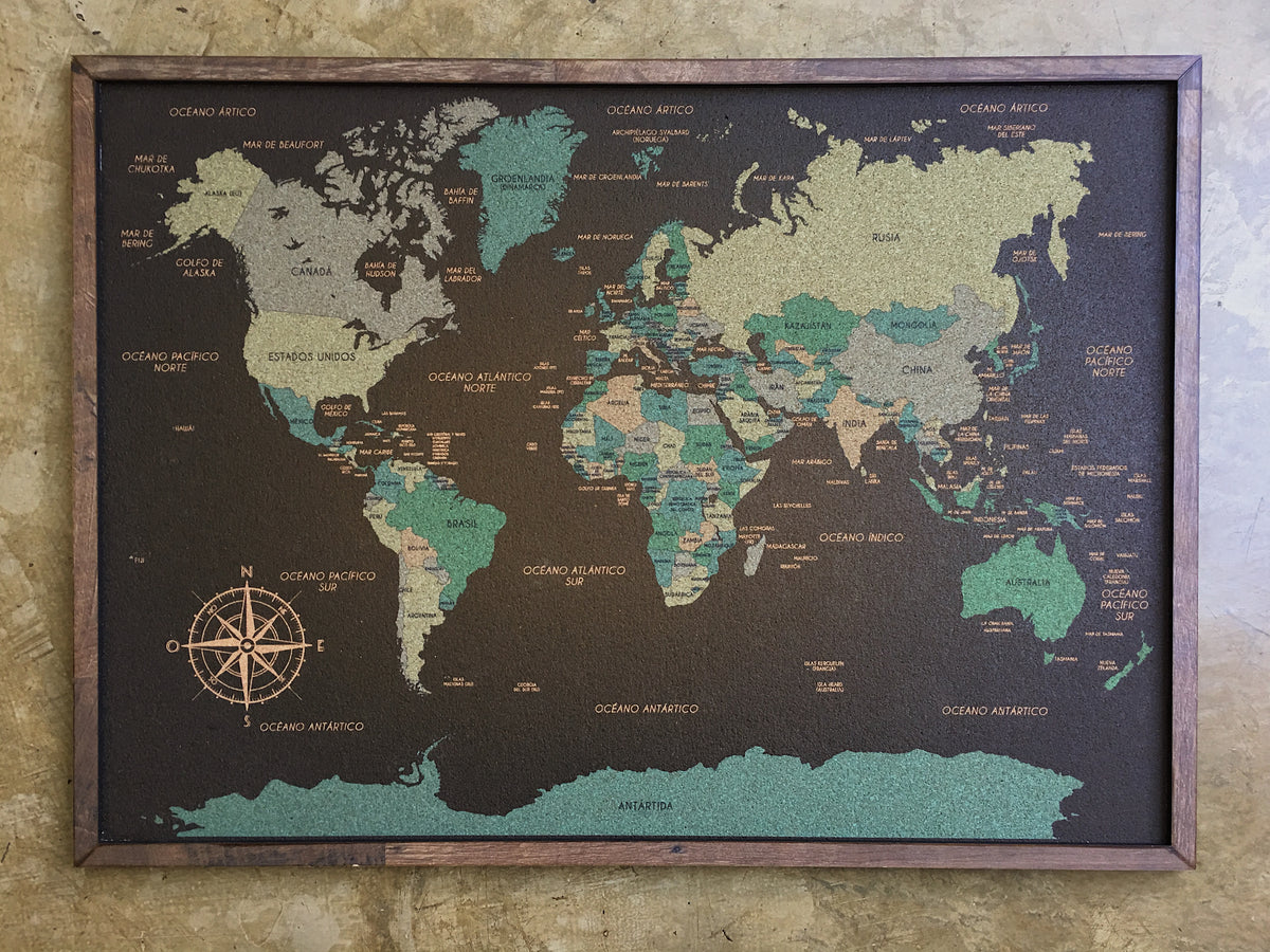 Mapa mundi dorado corcho a la vista marco cafe