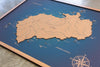 Mapa de Isla del Coco en Corcho Natural · Colección Impresos