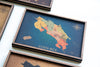 Mapa de Costa Rica en Corcho Natural · Colección Impresos · Edición de Escritorio · 20 × 14 cm