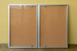 Tablero de anuncios de corcho con cerradura para exteriores – 48 x 36 pulgadas - 121 x 91 cm