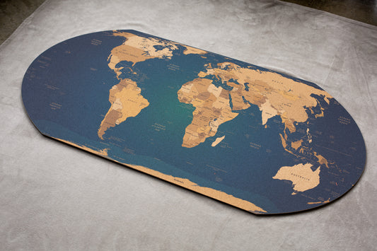 Mapamundi en Corcho Natural - Proyección Equal Earth · Colección Reforzada