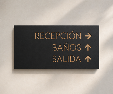 Señalización Direccional Personalizada en Metal y Corcho | Hoteles, Restaurantes y Negocios